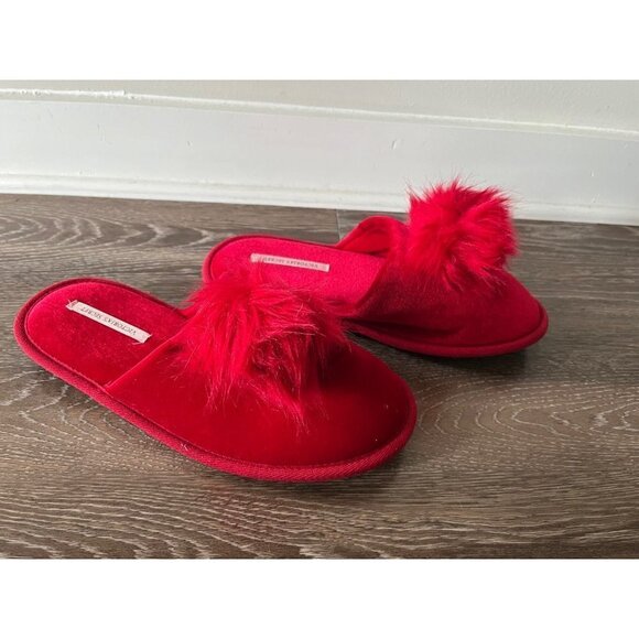 Victoria's Secret Slippers - Picture 3 of 5